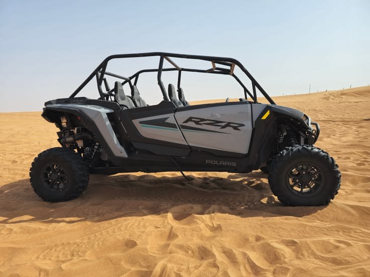Polaris RZR 1000cc in Dubai desert