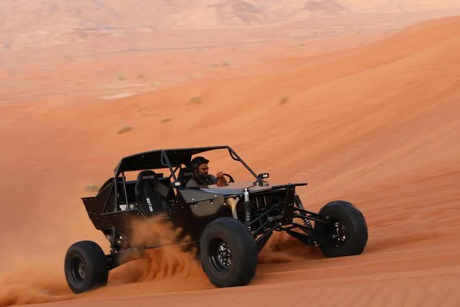 Evening adventure in Dubai red dunes
