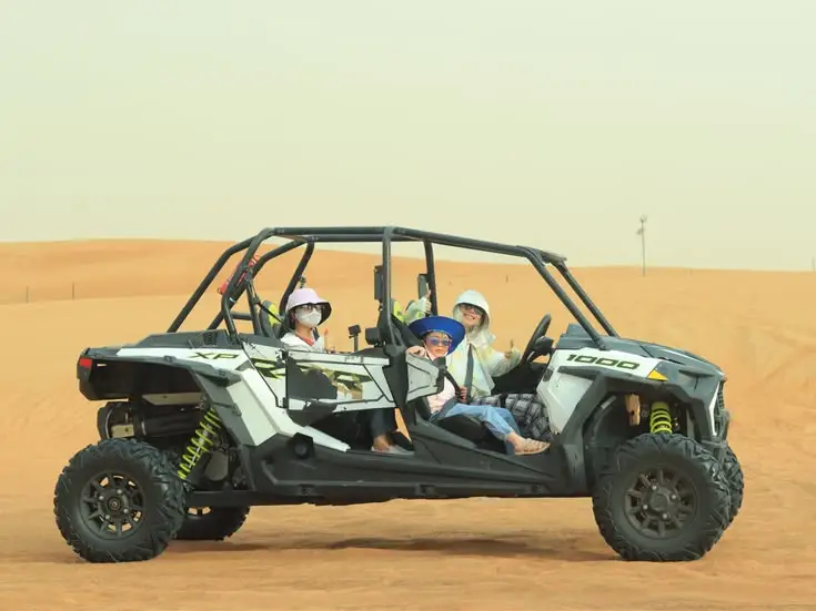 Sunset photography during an Evening Dune Buggy Dubai tour
